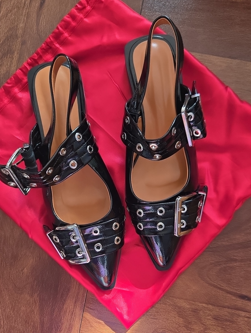 Black Patent Grommet Pointed Slingback Pumps with Buckle Straps Sz 8